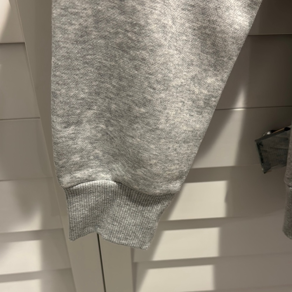 Puma Men’s NWT Gray Hoodie Sweatshirt with front Puma Design. - Picture 6 of 12